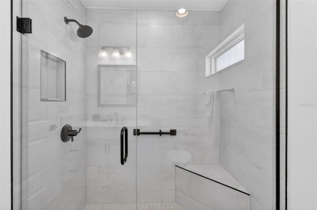 En Venta: $949,900 (3 camas, 3 baños, 1947 Pies cuadrados)