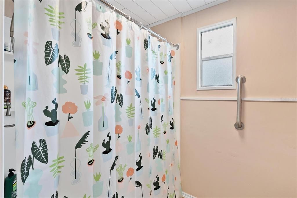 На продажу: $152,500 (2 спален, 2 ванн, 1056 Квадратных фут)