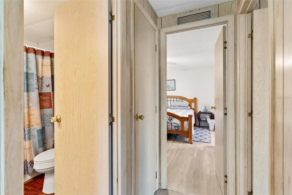 На продажу: $152,500 (2 спален, 2 ванн, 1056 Квадратных фут)