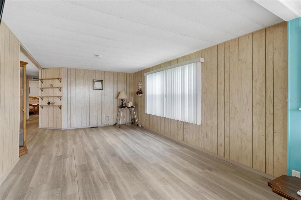 На продажу: $152,500 (2 спален, 2 ванн, 1056 Квадратных фут)