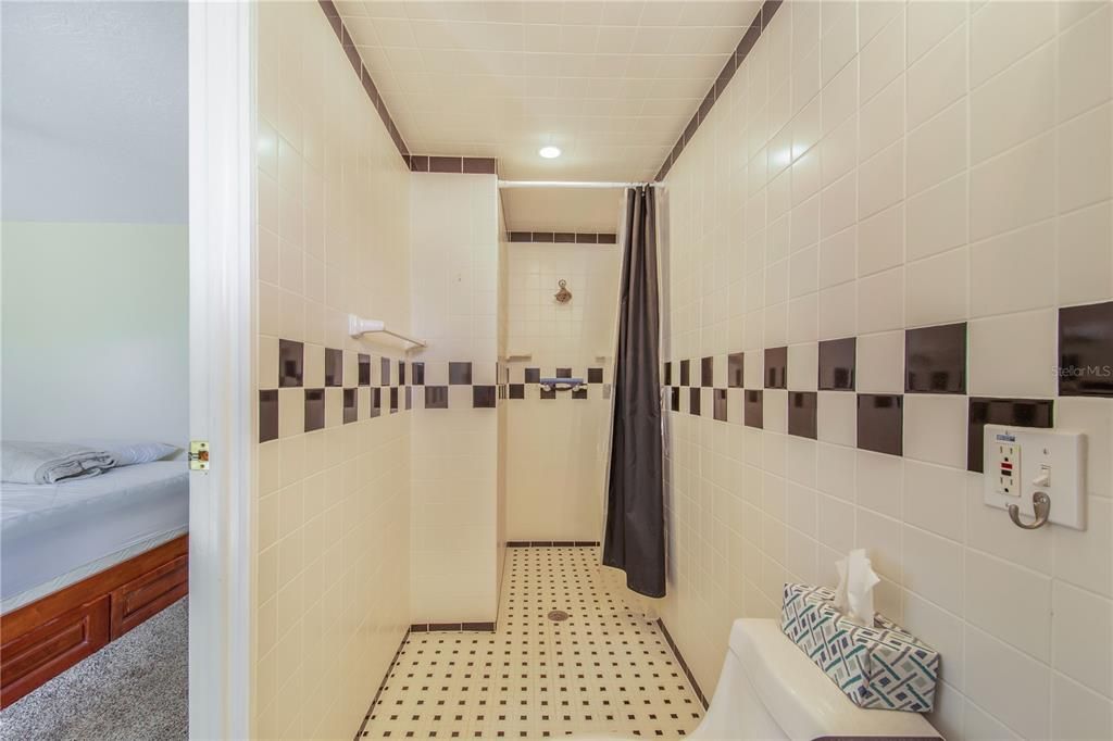 На продажу: $125,000 (2 спален, 2 ванн, 960 Квадратных фут)
