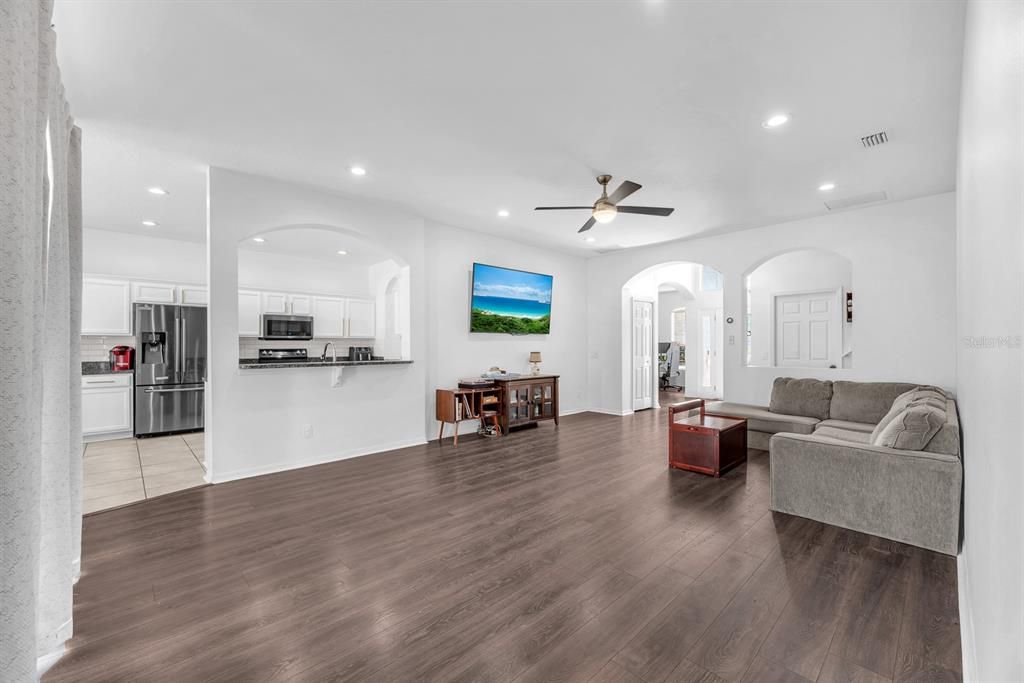 En Venta: $495,000 (5 camas, 3 baños, 3406 Pies cuadrados)