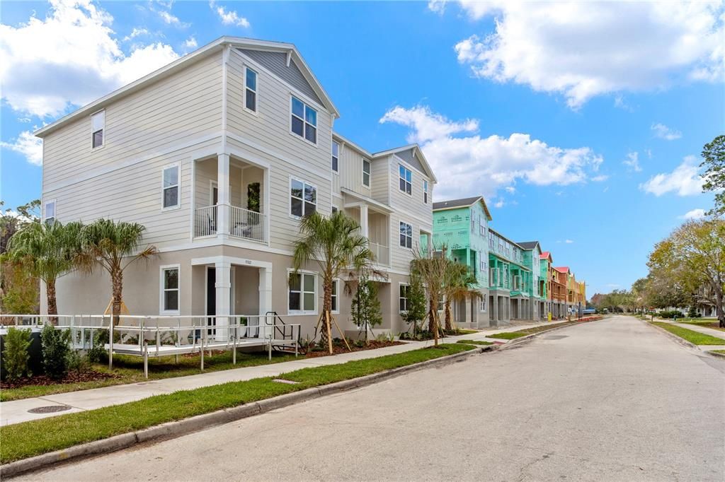 Active With Contract: $572,345 (4 beds, 3 baths, 1981 Square Feet)