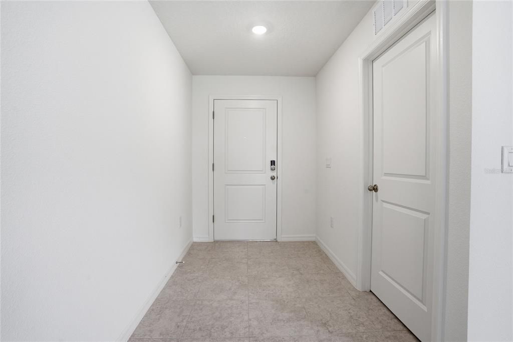 For Rent: $2,500 (4 beds, 2 baths, 2104 Square Feet)