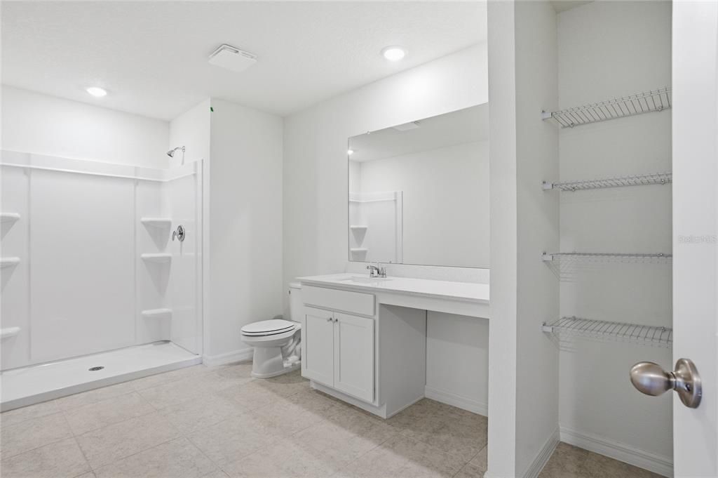 For Rent: $2,500 (4 beds, 2 baths, 2104 Square Feet)