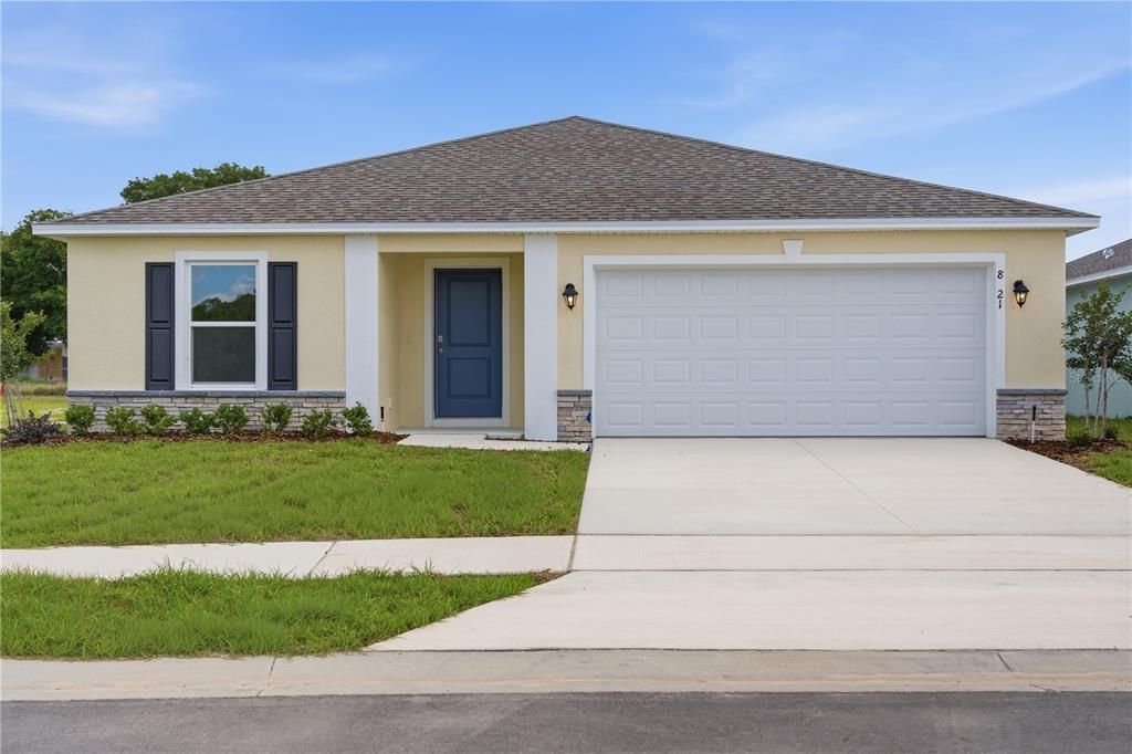 For Rent: $2,500 (4 beds, 2 baths, 2104 Square Feet)
