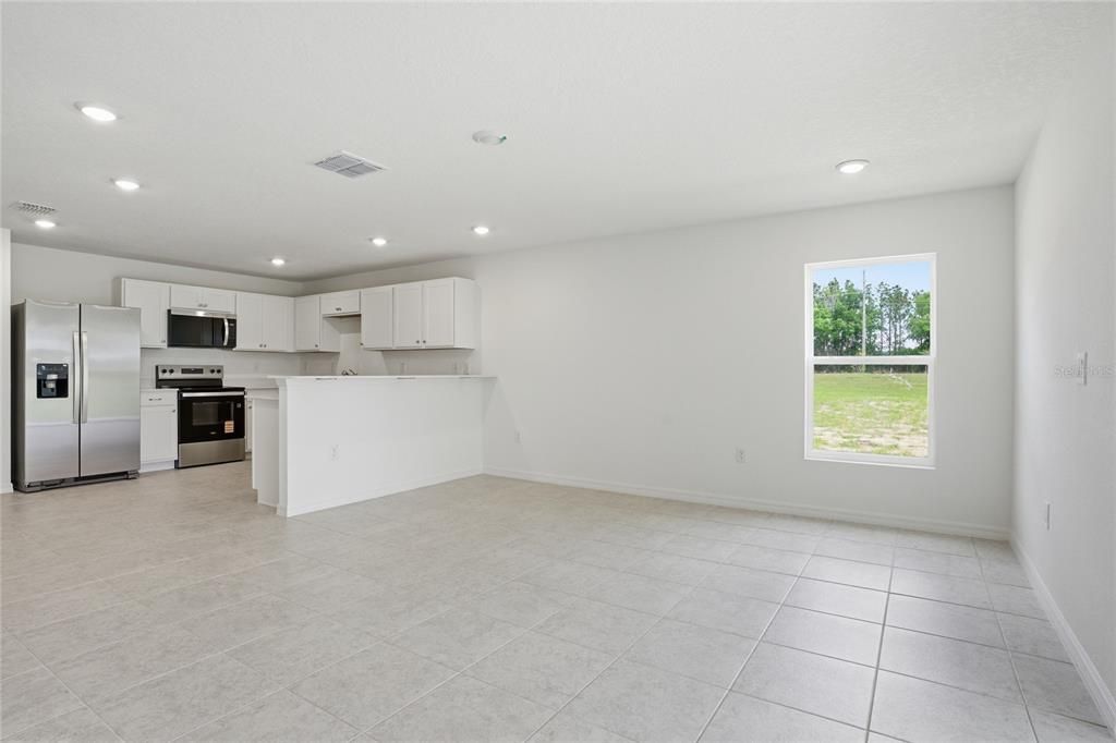 For Rent: $2,500 (4 beds, 2 baths, 2104 Square Feet)