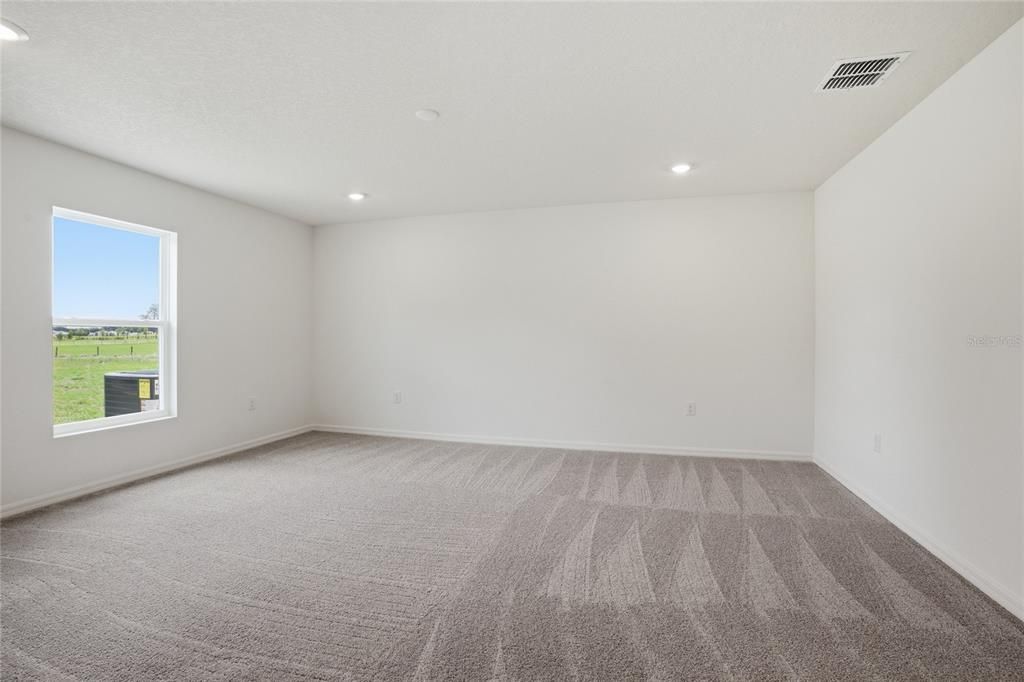 For Rent: $2,500 (4 beds, 2 baths, 2104 Square Feet)