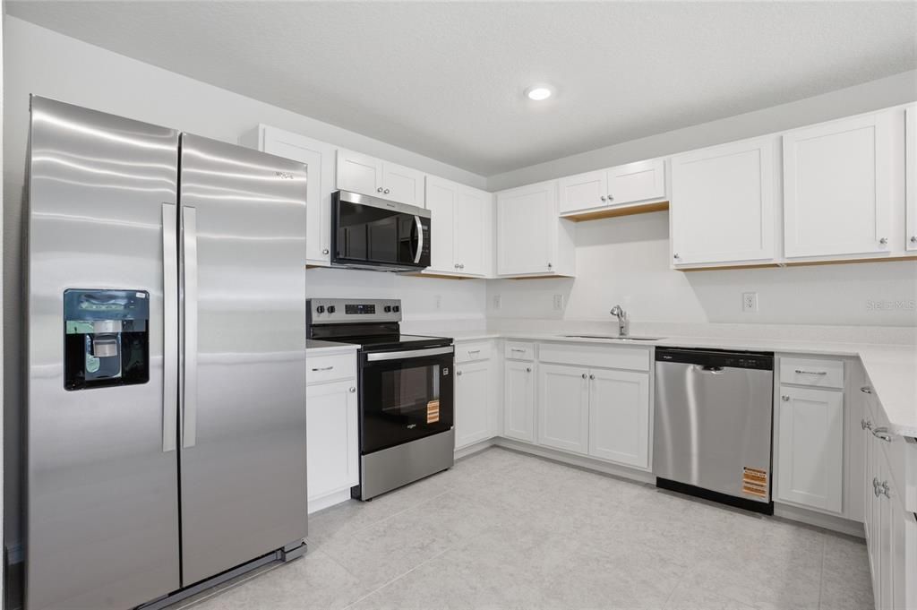For Rent: $2,500 (4 beds, 2 baths, 2104 Square Feet)