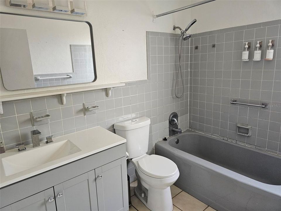 В аренду: $1,900 (2 спален, 1 ванн, 1590 Квадратных фут)