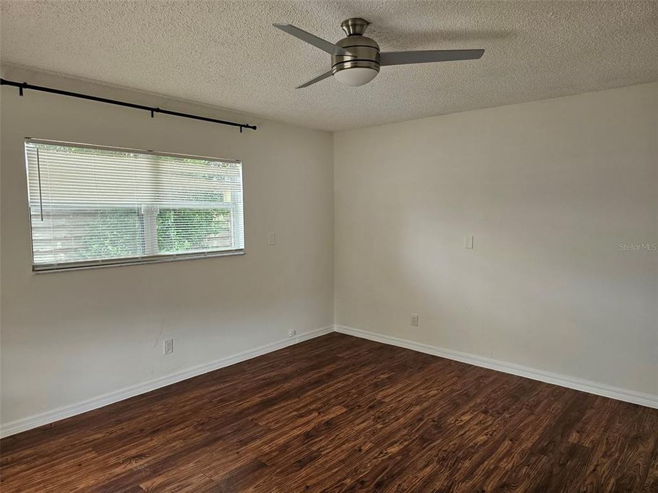 В аренду: $1,900 (2 спален, 1 ванн, 1590 Квадратных фут)
