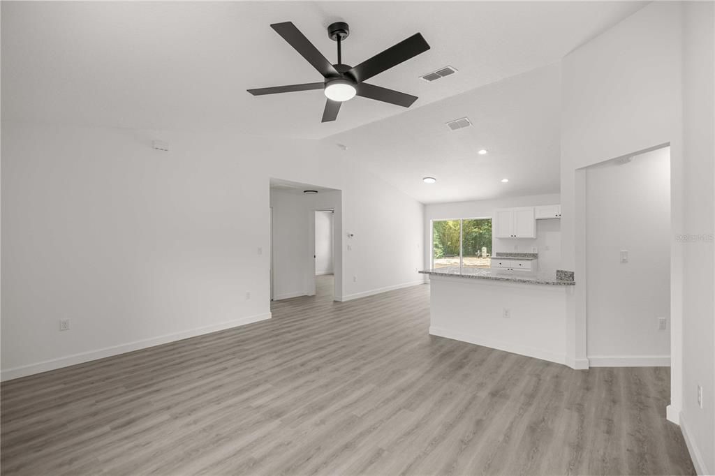 En Venta: $244,900 (3 camas, 2 baños, 1317 Pies cuadrados)