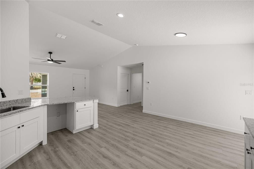 En Venta: $244,900 (3 camas, 2 baños, 1317 Pies cuadrados)