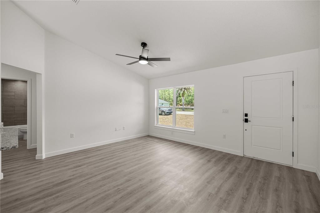 En Venta: $244,900 (3 camas, 2 baños, 1317 Pies cuadrados)