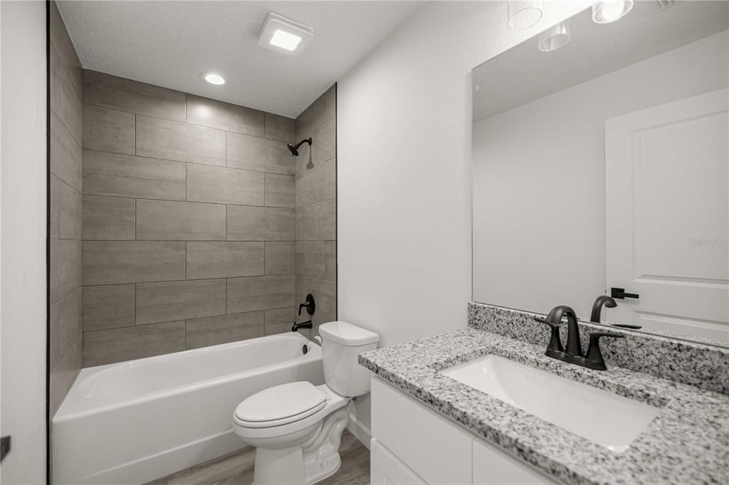 En Venta: $244,900 (3 camas, 2 baños, 1317 Pies cuadrados)