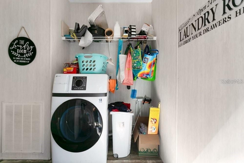 Activo con contrato: $171,000 (3 camas, 2 baños, 1152 Pies cuadrados)