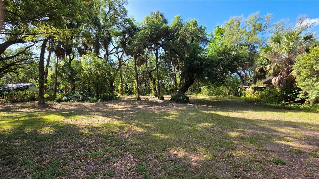 На продажу: $2,750,000 (2.68 acres)