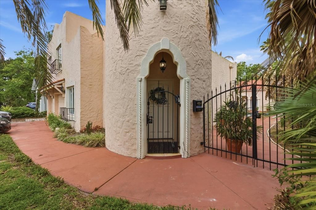 For Sale: $539,000 (3 beds, 2 baths, 2093 Square Feet)