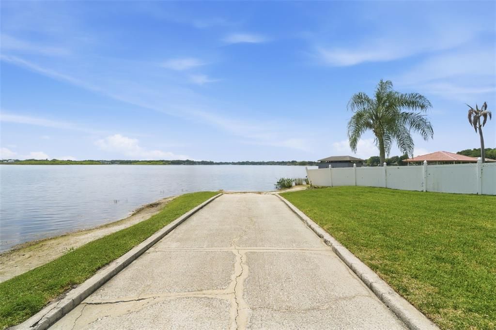 Activo con contrato: $799,000 (4 camas, 3 baños, 3144 Pies cuadrados)