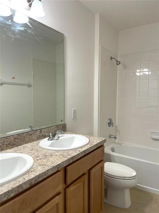 Activo con contrato: $1,895 (3 camas, 2 baños, 1545 Pies cuadrados)