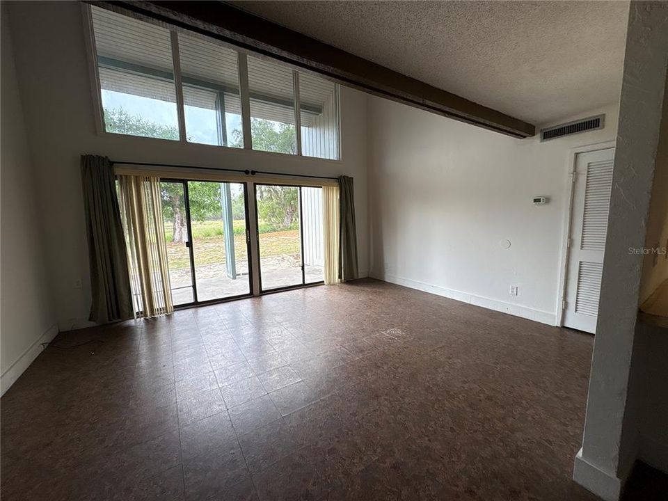 На продажу: $99,900 (1 спален, 1 ванн, 548 Квадратных фут)