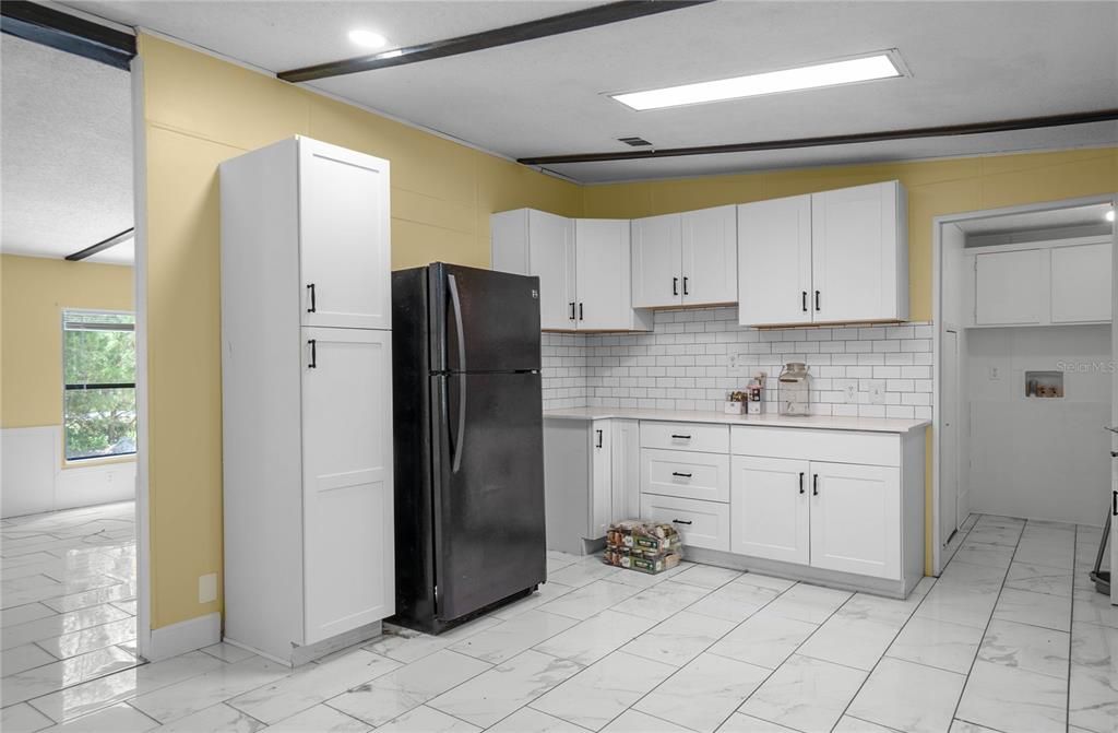 For Sale: $199,900 (3 beds, 2 baths, 1404 Square Feet)