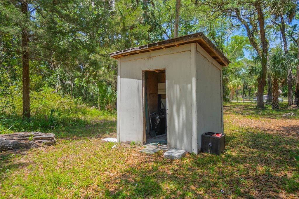 For Sale: $199,900 (3 beds, 2 baths, 1404 Square Feet)