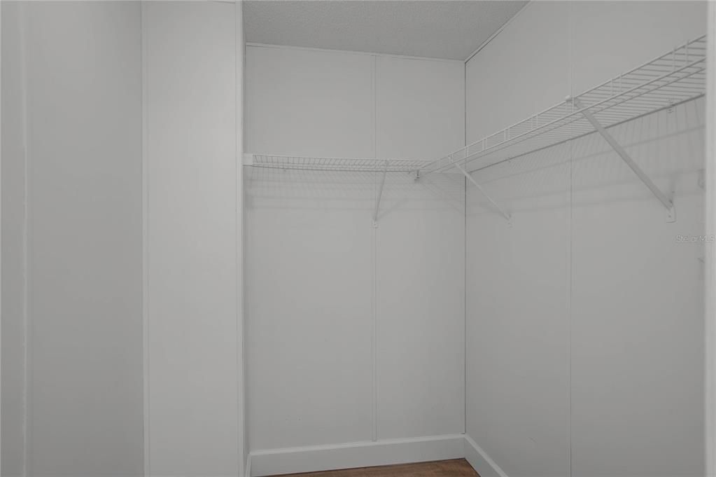 For Sale: $199,900 (3 beds, 2 baths, 1404 Square Feet)