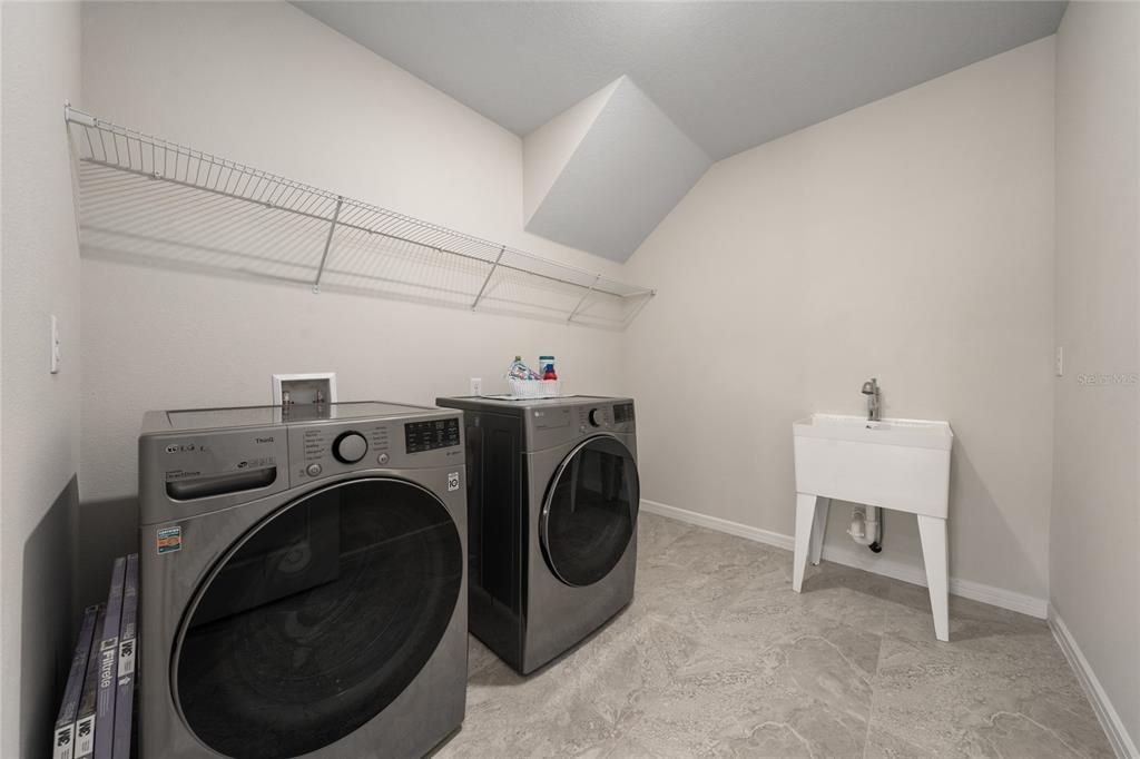 For Rent: $5,200 (6 beds, 4 baths, 4390 Square Feet)