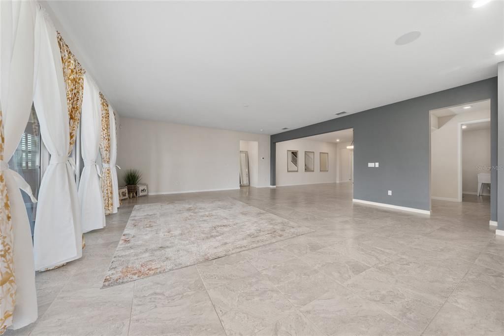 For Rent: $5,200 (6 beds, 4 baths, 4390 Square Feet)