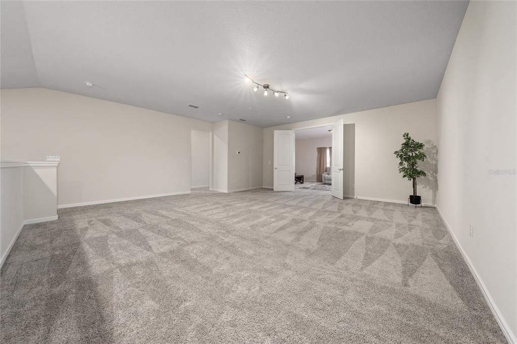 For Rent: $5,200 (6 beds, 4 baths, 4390 Square Feet)