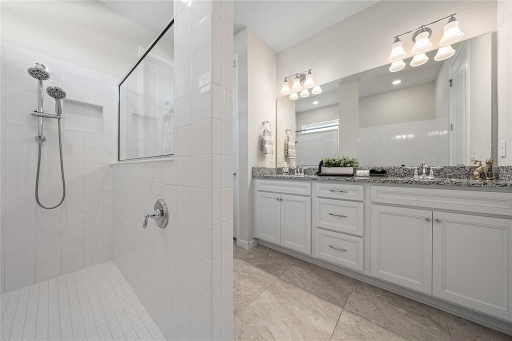 For Rent: $5,200 (6 beds, 4 baths, 4390 Square Feet)