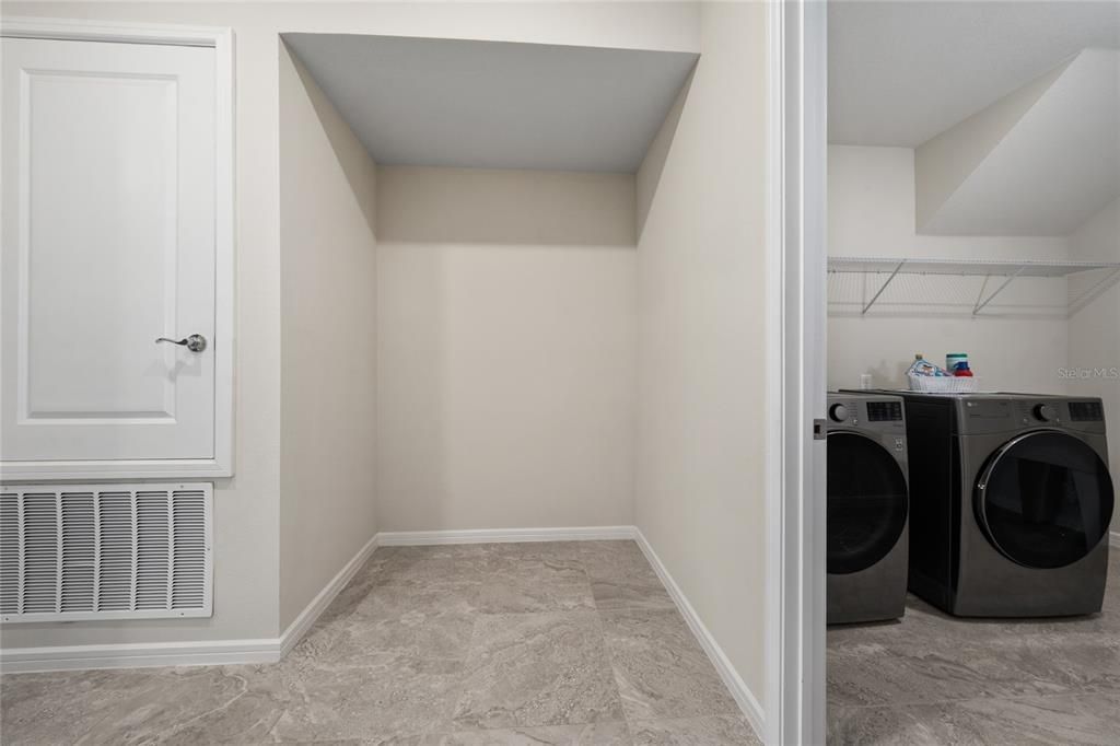 For Rent: $5,200 (6 beds, 4 baths, 4390 Square Feet)