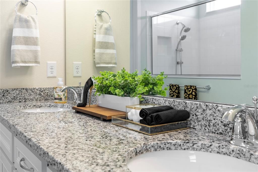For Rent: $5,200 (6 beds, 4 baths, 4390 Square Feet)
