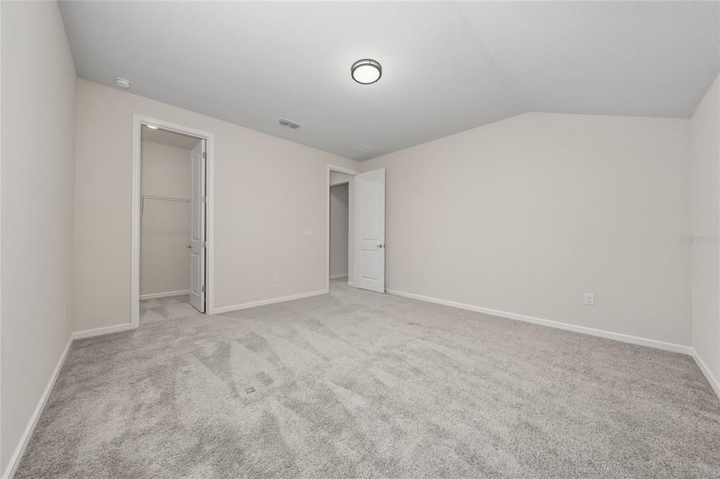 For Rent: $5,200 (6 beds, 4 baths, 4390 Square Feet)