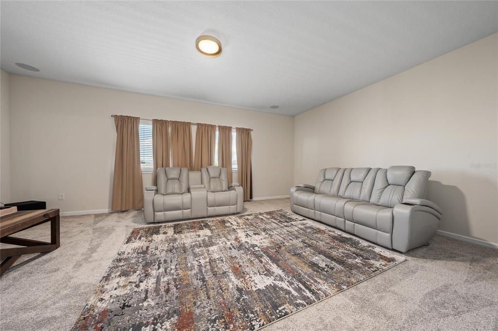 For Rent: $5,200 (6 beds, 4 baths, 4390 Square Feet)