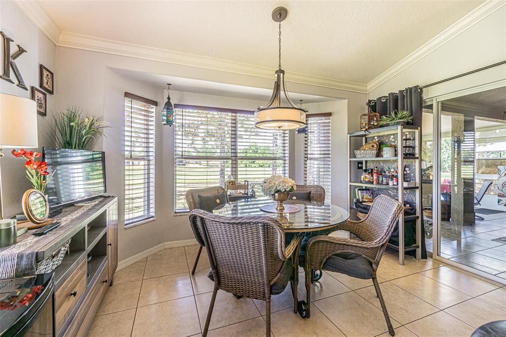 Activo con contrato: $409,900 (3 camas, 2 baños, 1839 Pies cuadrados)