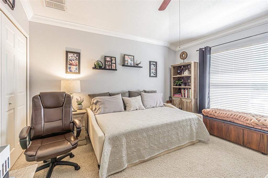 Activo con contrato: $409,900 (3 camas, 2 baños, 1839 Pies cuadrados)