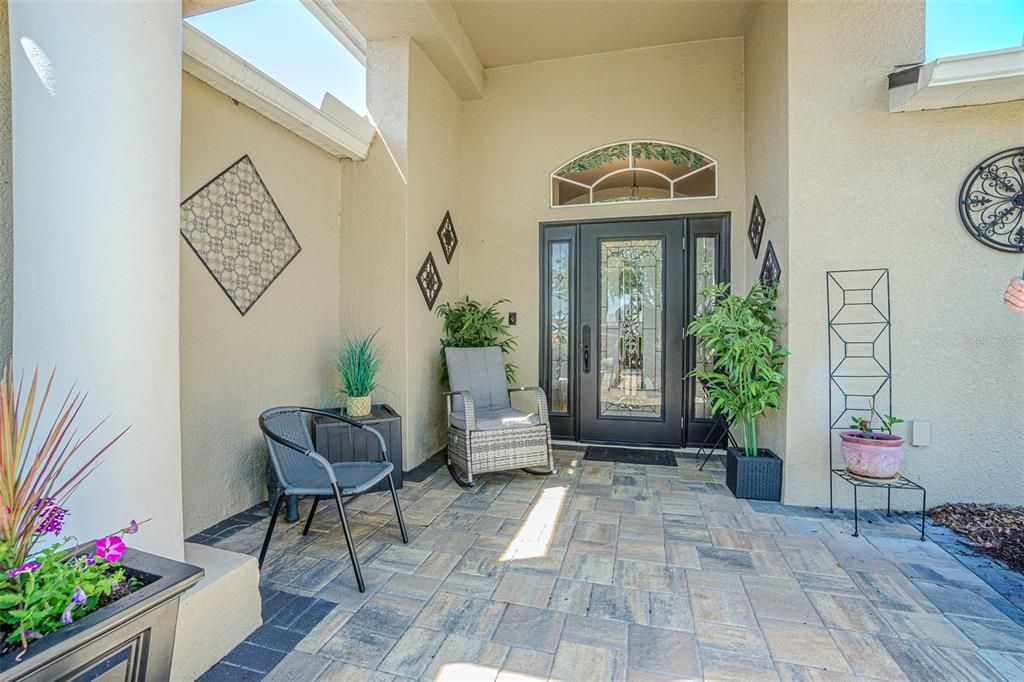 Activo con contrato: $409,900 (3 camas, 2 baños, 1839 Pies cuadrados)