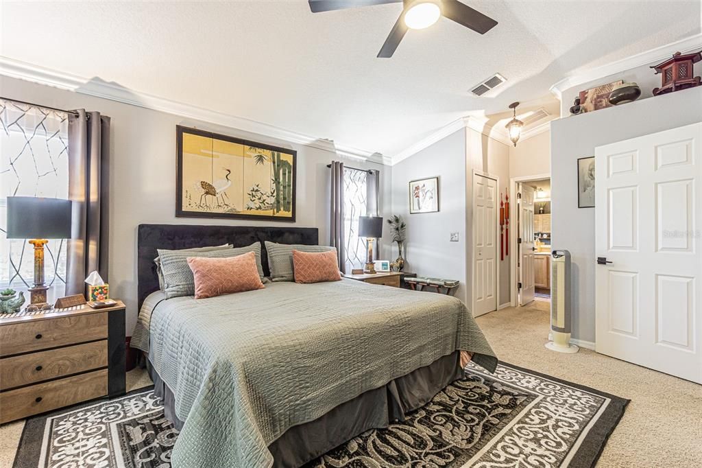 Activo con contrato: $409,900 (3 camas, 2 baños, 1839 Pies cuadrados)
