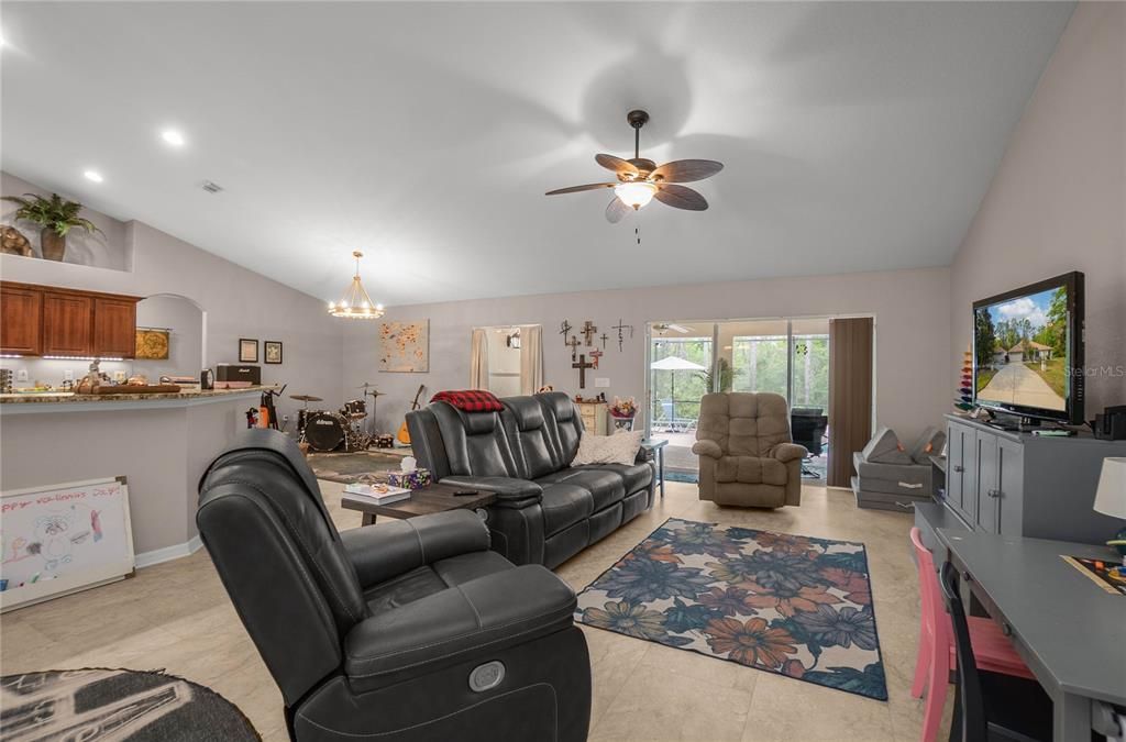 For Sale: $525,000 (4 beds, 2 baths, 2676 Square Feet)