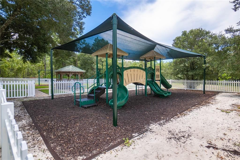For Sale: $525,000 (4 beds, 2 baths, 2676 Square Feet)
