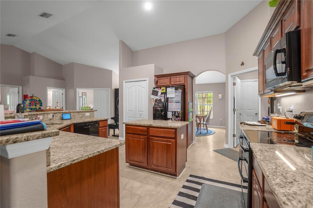 For Sale: $525,000 (4 beds, 2 baths, 2676 Square Feet)