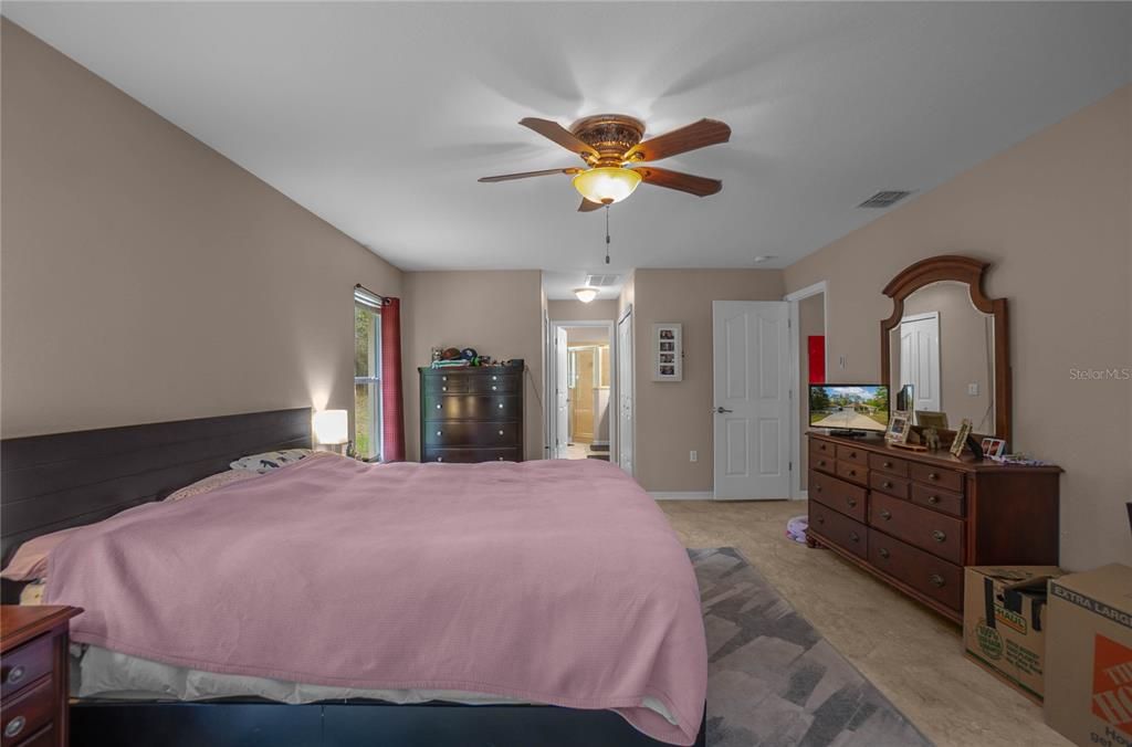 For Sale: $525,000 (4 beds, 2 baths, 2676 Square Feet)