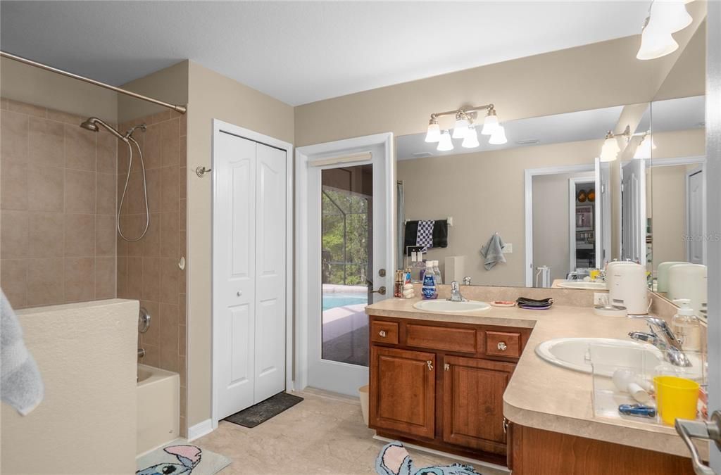 For Sale: $525,000 (4 beds, 2 baths, 2676 Square Feet)