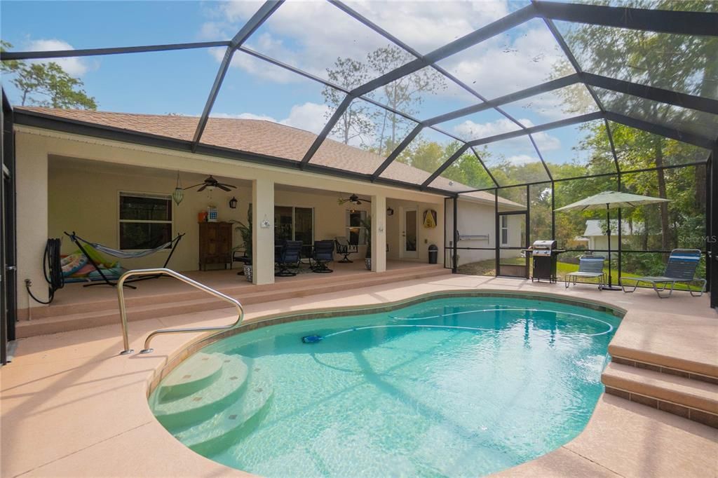For Sale: $525,000 (4 beds, 2 baths, 2676 Square Feet)
