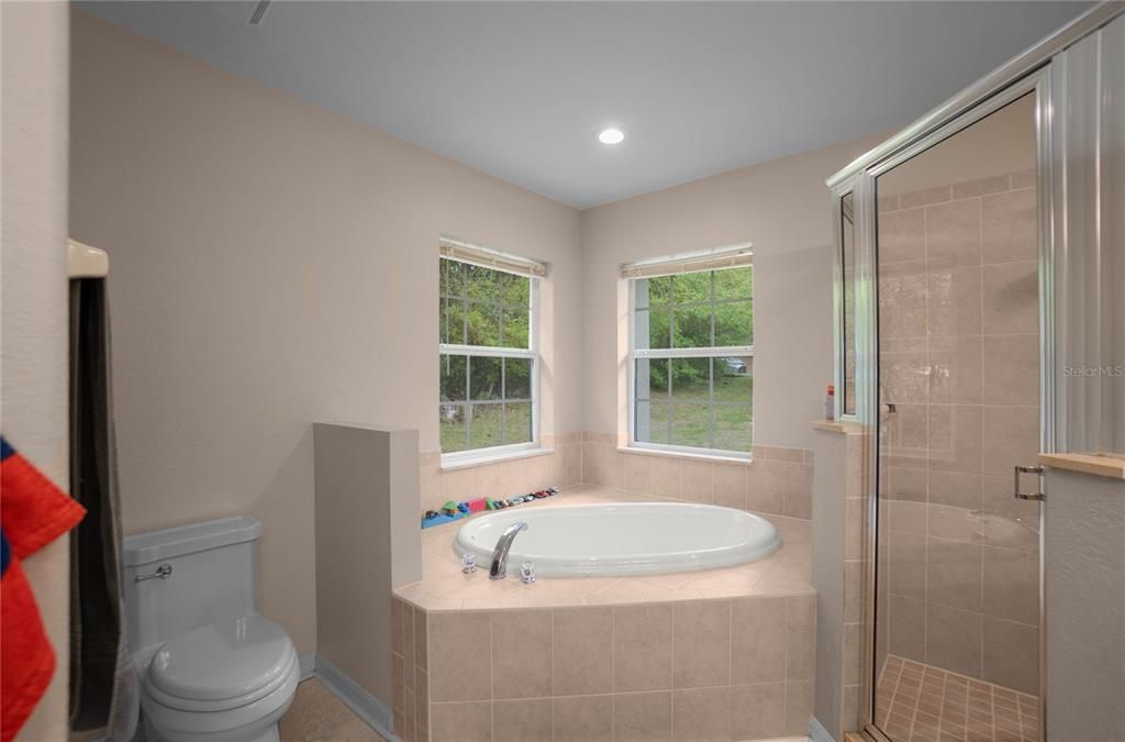 For Sale: $525,000 (4 beds, 2 baths, 2676 Square Feet)