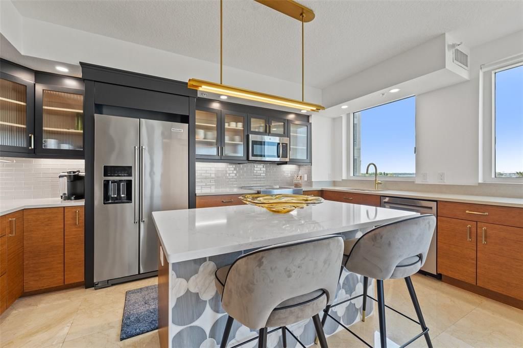 For Sale: $2,395,000 (3 beds, 3 baths, 2521 Square Feet)