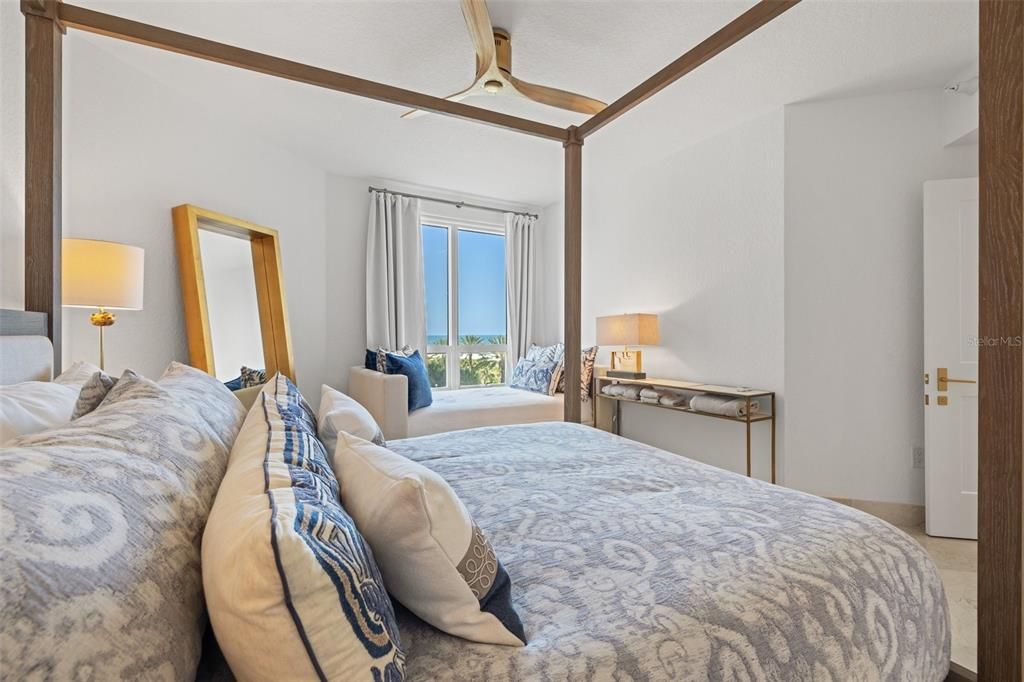 For Sale: $2,395,000 (3 beds, 3 baths, 2521 Square Feet)