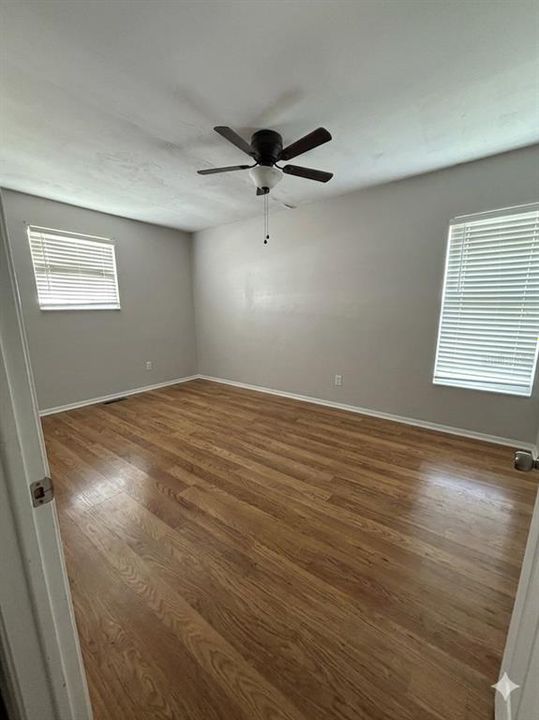For Sale: $199,000 (3 beds, 2 baths, 1176 Square Feet)